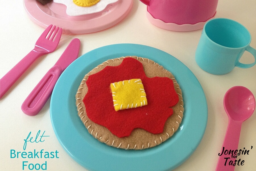 Kids plate with a felt pancake and utensils
